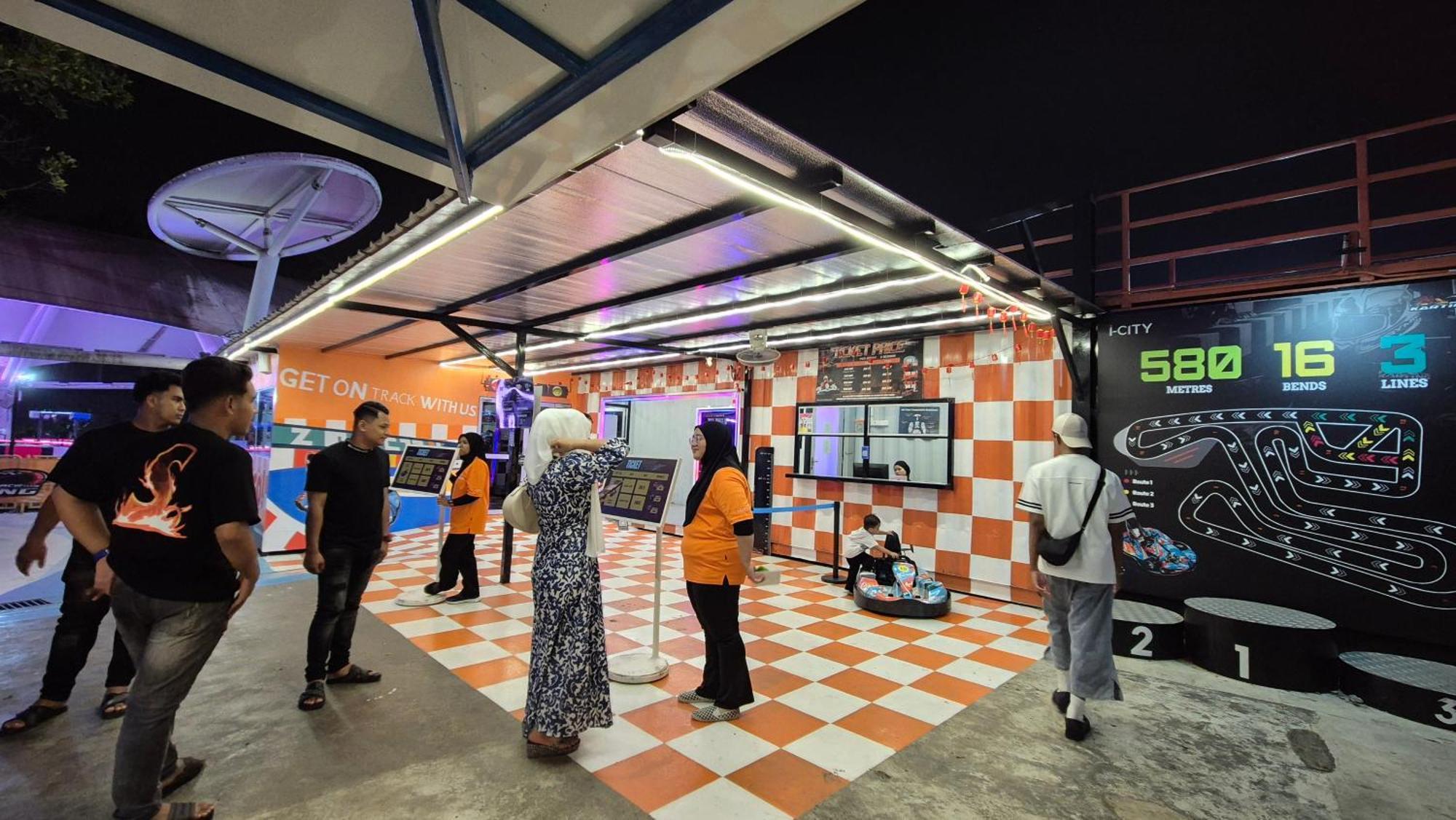 I-City Free Wifi 55Inch Smarttv Car Park Fit 5Pax Shah Alam Esterno foto